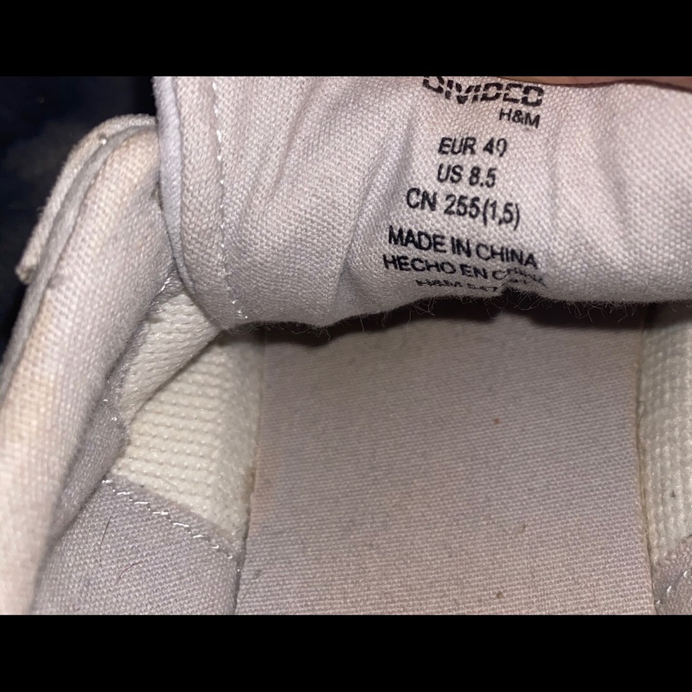 Sneakers - Picture 4 of 4